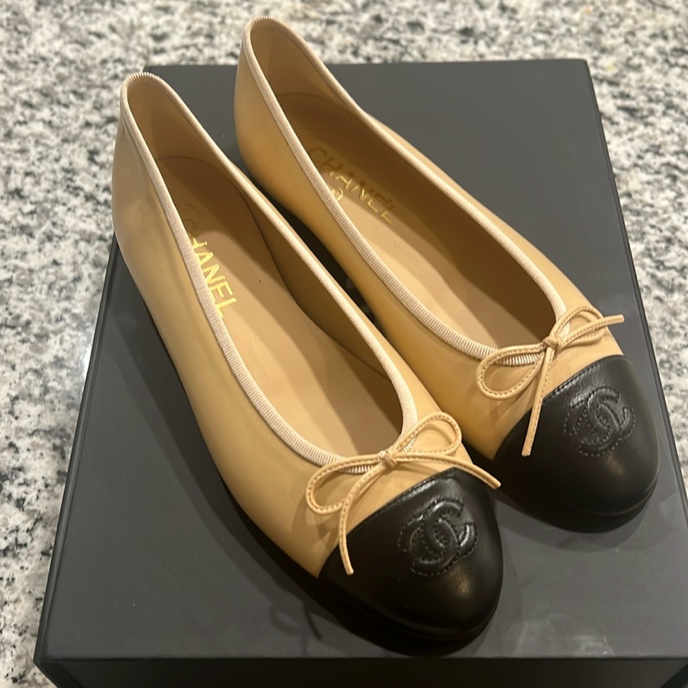 Chanel Cap-toe Ballerina Flats